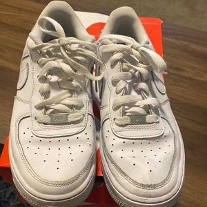 All white Air Force 1